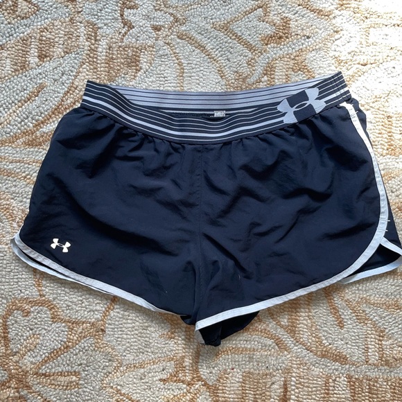 Womens medium under armor shorts - Picture 1 of 1